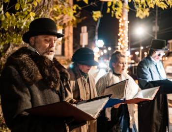 lincoln city christmas caroling