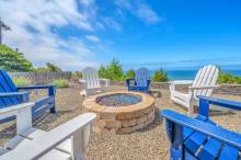 seating arrangement around fire pit in lincoln city or vacation rental